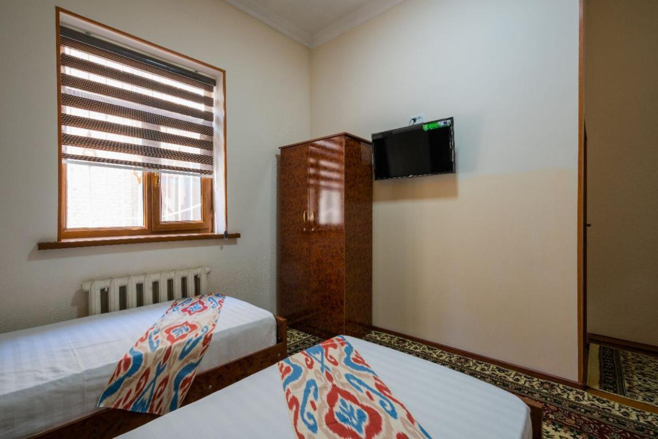 Nurobod Guesthouse บูคารา ภายนอก รูปภาพ