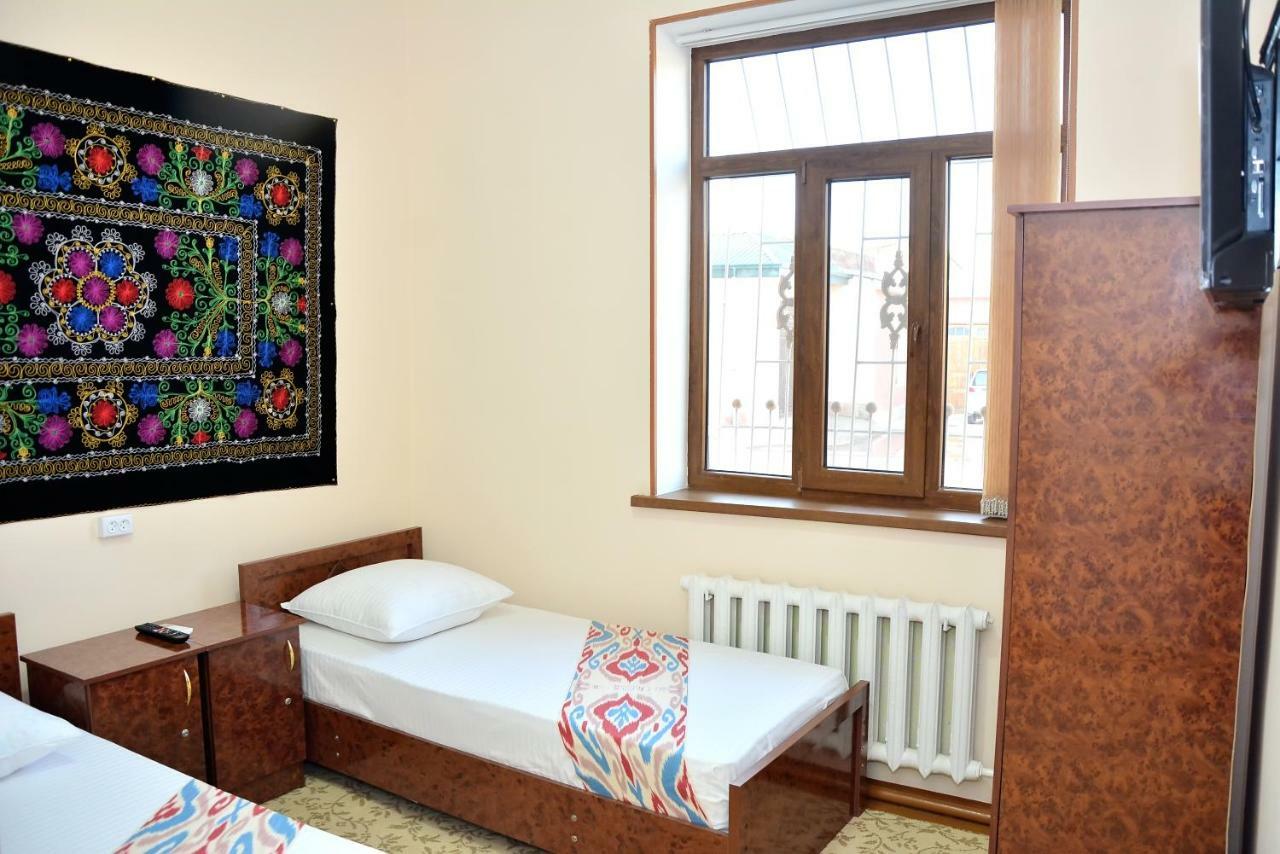 Nurobod Guesthouse บูคารา ภายนอก รูปภาพ