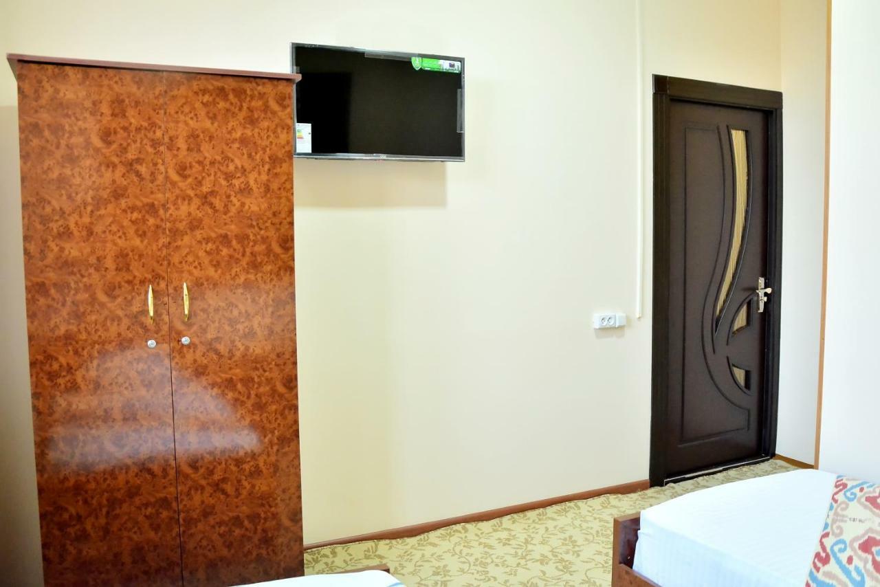 Nurobod Guesthouse บูคารา ภายนอก รูปภาพ
