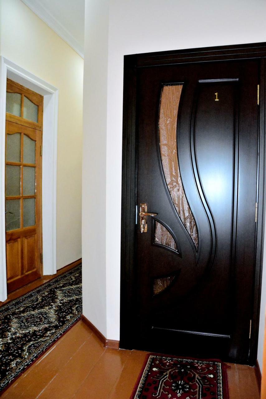 Nurobod Guesthouse บูคารา ภายนอก รูปภาพ