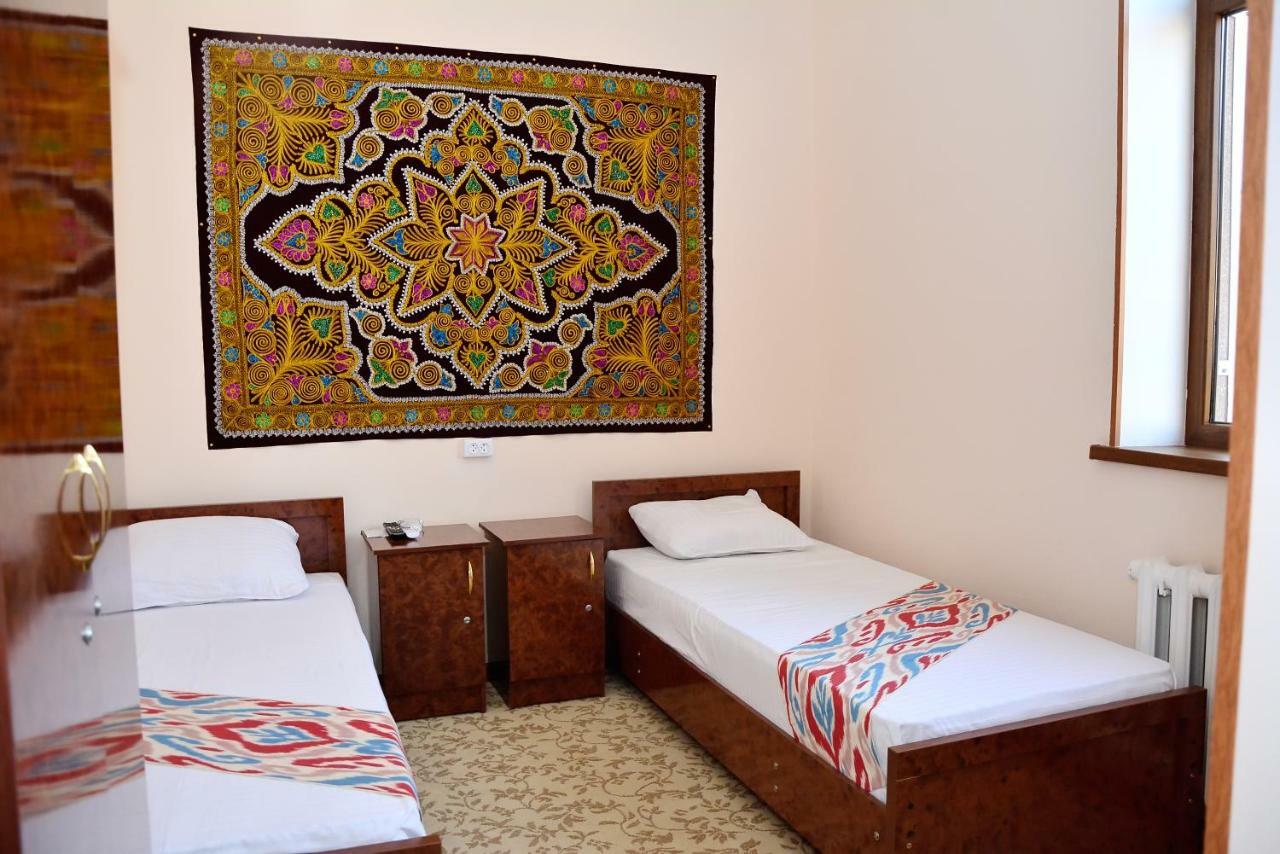 Nurobod Guesthouse บูคารา ภายนอก รูปภาพ